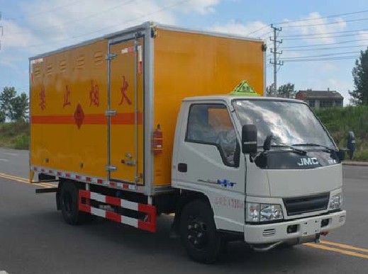 江鈴順達(dá)3.2米易燃液體廂式運(yùn)輸車圖片 江鈴順達(dá)3.2米易燃液體廂式運(yùn)輸車圖片