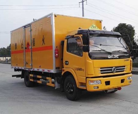 東風(fēng)多利卡5.15米易燃?xì)怏w廂式運(yùn)輸車圖片 東風(fēng)多利卡5.15米易燃?xì)怏w廂式運(yùn)輸車圖片