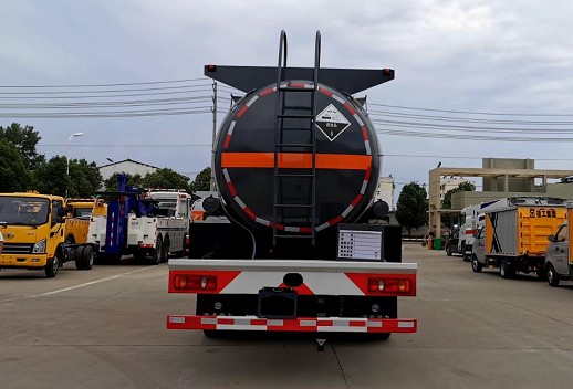 SCS5254GFWDFH型腐蝕性物品罐式運(yùn)輸車多方位圖片 SCS5254GFWDFH型腐蝕性物品罐式運(yùn)輸車多方位圖片