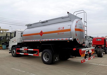 甲醇乙醇罐式運(yùn)輸車圖片 甲醇乙醇罐式運(yùn)輸車圖片