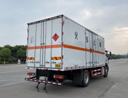 ����W�R��3�(l��i)��ȼҺ�w6.8��Σ�U(xi��n)Ʒ��ʽ�\(y��n)ݔ܇(ch��)