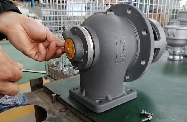 �͹�܇�����y���Q��ײ������