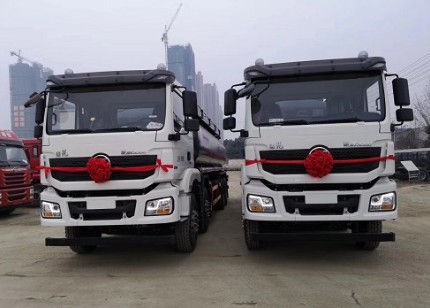 �����������ǰ�ĺ�˹�Һ܇