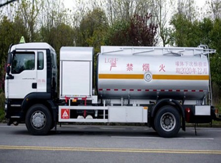 ���쳿���w�C����܇