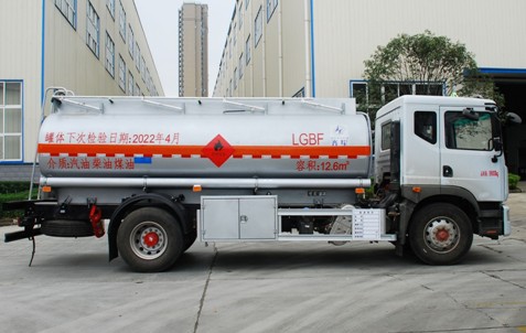 國(guó)六12.6方東風(fēng)多利卡D9加油車 國(guó)六12.6方東風(fēng)多利卡D9加油車