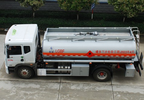 國(guó)六12.6方東風(fēng)多利卡D9加油車 國(guó)六12.6方東風(fēng)多利卡D9加油車