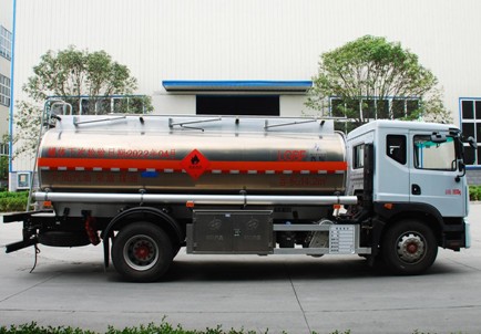 國六14.2方東風多利卡D9鋁合金加油車 國六14.2方東風多利卡D9鋁合金加油車