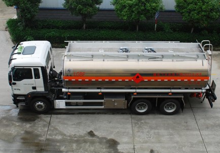 國六重汽汕德卡23.6方鋁合金運油車 國六重汽汕德卡23.6方鋁合金運油車