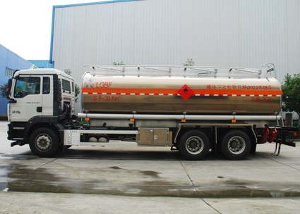 國六重汽汕德卡23.6方鋁合金運油車 國六重汽汕德卡23.6方鋁合金運油車