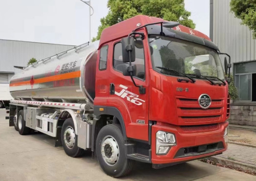 解放JK6前四后六26.6方鋁合金油罐車(chē) 解放JK6前四后六26.6方鋁合金油罐車(chē)