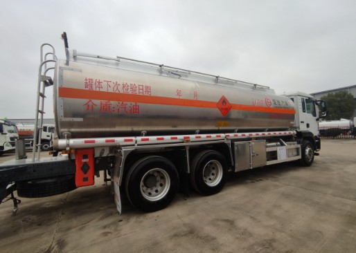 重汽汕德卡后雙橋/后八輪油罐車_楚勝牌CSC5268GYYLZK6型鋁合金運油車 重汽汕德卡后雙橋/后八輪油罐車_楚勝牌CSC5268GYYLZK6型鋁合金運油車