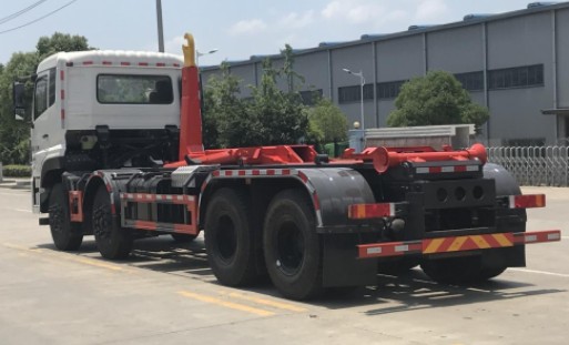 26���|�L(f��ng)����ǰ�ĺ����s�۹�������܇_HDW5311ZXXD6��܇����жʽ����܇