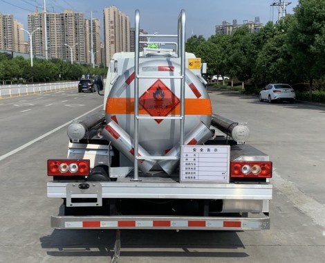 ����С��֮��1.5���{(l��n)����ȼҺ�w��ʽ�\(y��n)ݔ܇