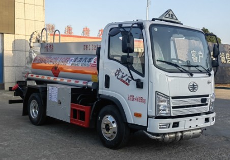 ����{��2.3������܇_������ZLC5040GJYCAQ6�ͼ���܇