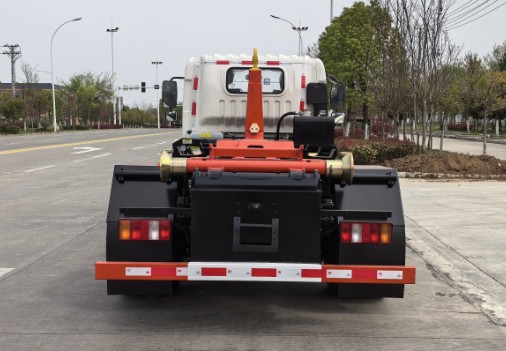 �µ����ҵ����������{(l��n)�ƹ�������܇_������CSC5049ZXXZ6��܇����жʽ����܇